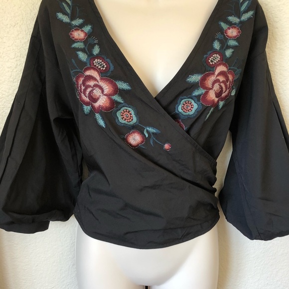 NWT Whyte Eyelash embroidered top! - Picture 2 of 7